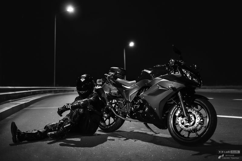 Ночной байкерphoto preview