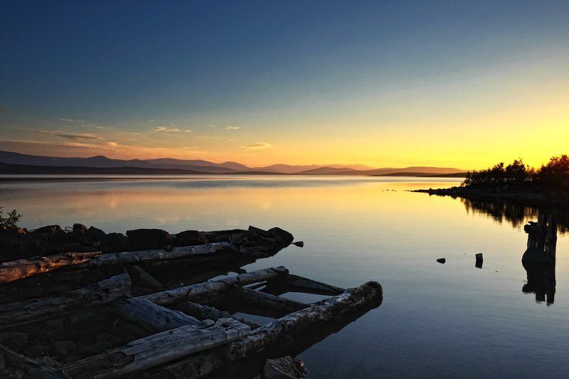 Белые ночи, Горы, Заполярье, Кольский полуостров, Мончеозеро Мончеозеро. Полночь.photo preview