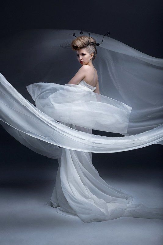 art, model, girl, female, fashion, glamour, beautiful, studio, white, model, young, hairstyle Mariaphoto preview