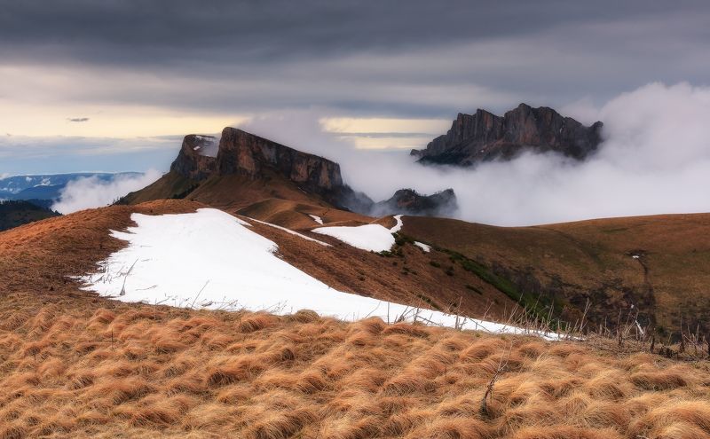 Вечером в горахphoto preview