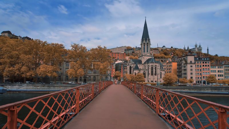 full-spectrum 16 : 9photo preview