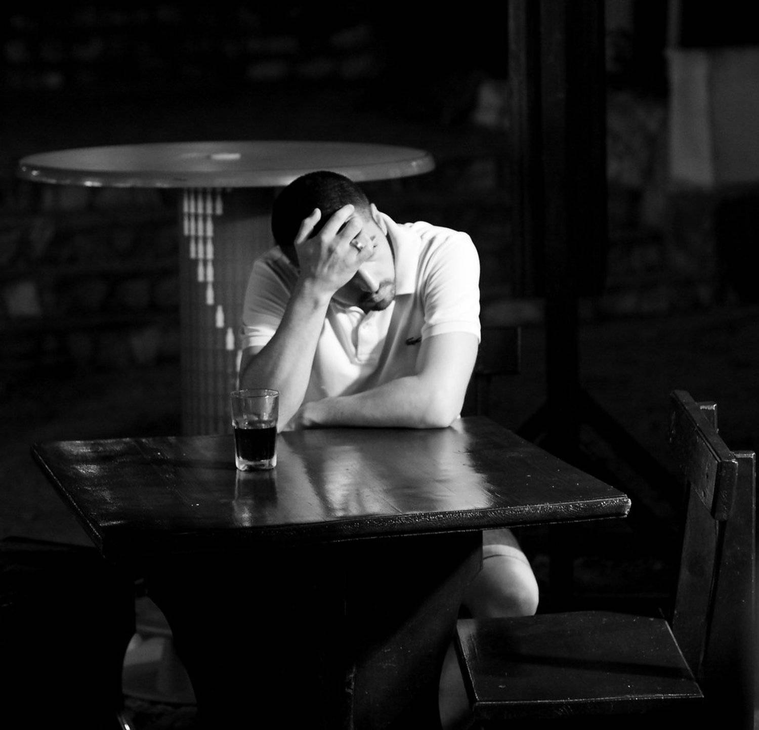 Чуть ночь, и снова ум в отчаянье ночном.... Автор: Сергей Владимиров , Сергей Владимиров