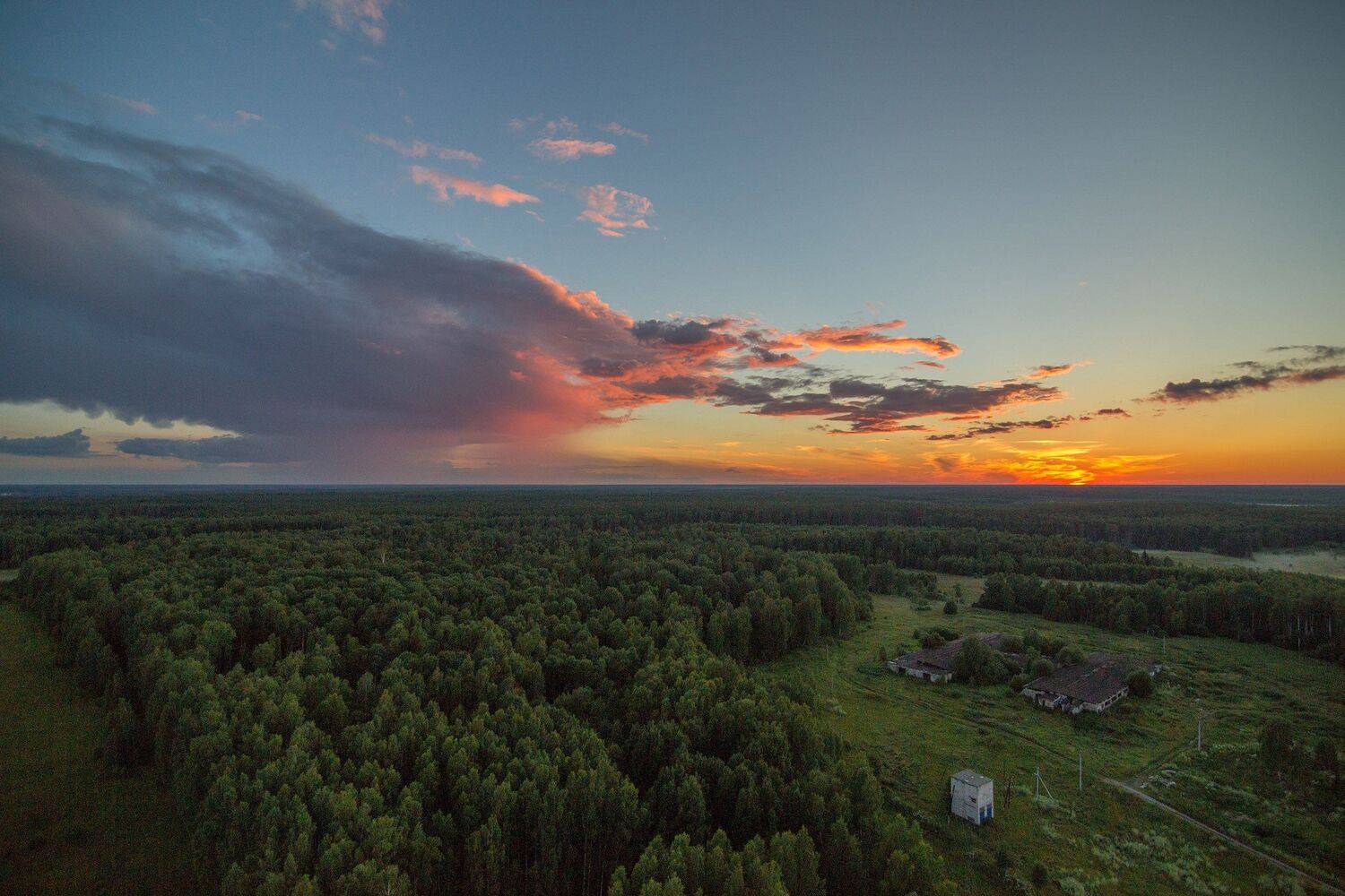 С высоты птичъего полета. Автор: Воробьёв Евгений Высота, вышка, закат, деревня, Воробьёв Евгений