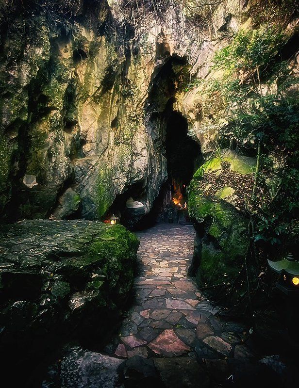 Marble Mountains, Danang, Vietnam Marble Mountainsphoto preview