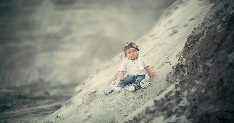 дети, фотографии москва, художественная фотография, москва, песски, любовь,  семья, дети, малыши, природа летчик в пескахphoto preview