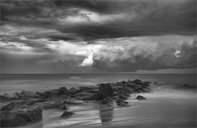 storm sky sea shore stones monochrome Атлантический океанphoto preview