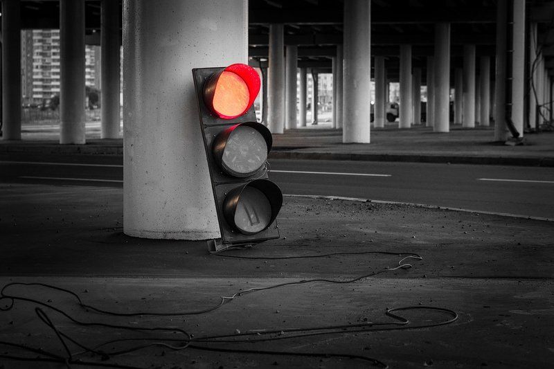 светофор красный россия дмитровка северный провод опоры russia red чб traffic light trafficlight подмосковье Светофор фото превью