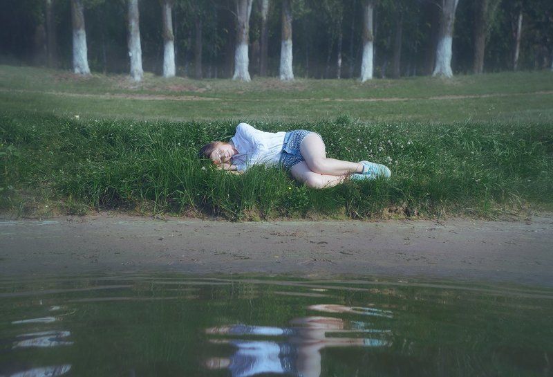 сон, отдых, природа, река, девушка Нега фото превью