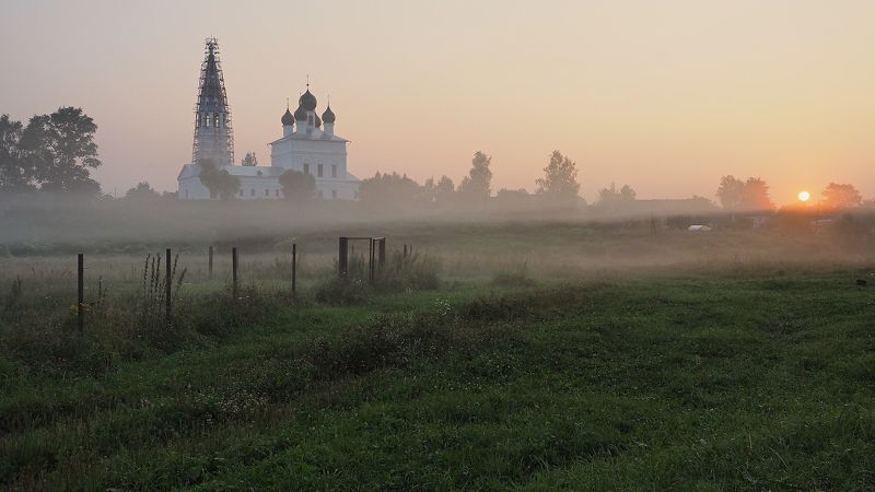 восход, лето., река лахость, село осенево, туман, утро, храм, ярославль Запах утра, тумана, росы.photo preview