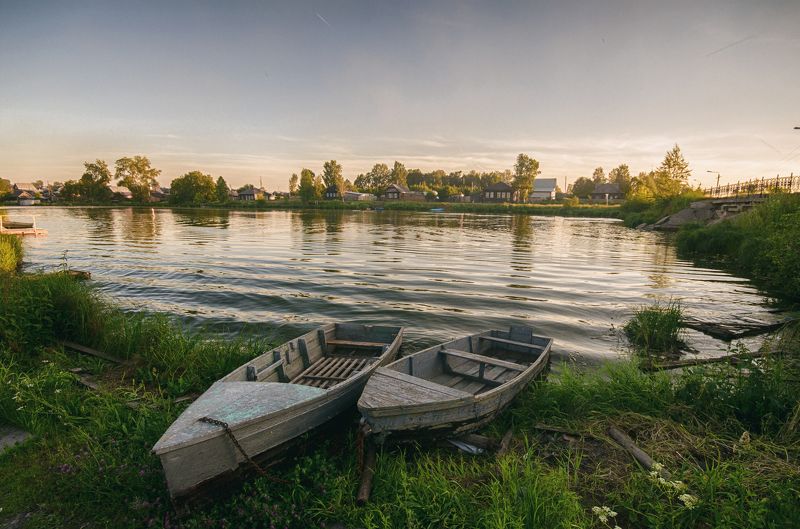 Лодка,пруд,лето,волны Парочкаphoto preview