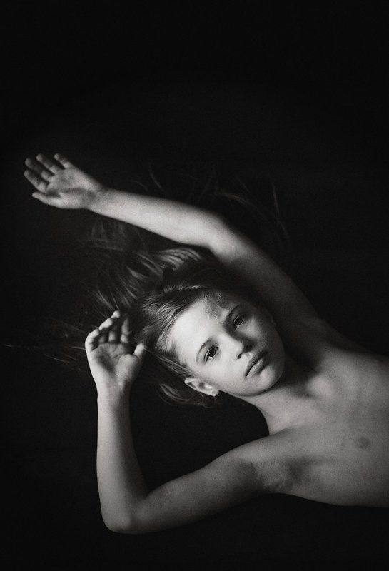 дети, черно-белое,Павлодар,Казахстан,эмоции,жизнь, детство Дочьphoto preview