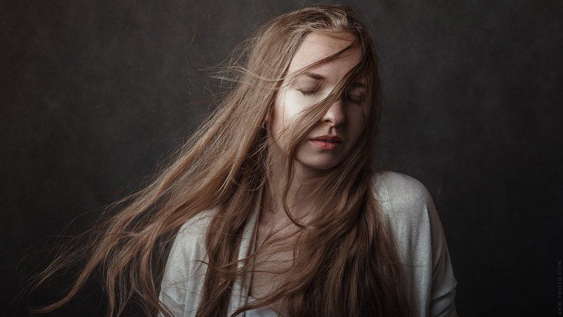 портрет, студийный портрет, портрет девушки Solar windphoto preview