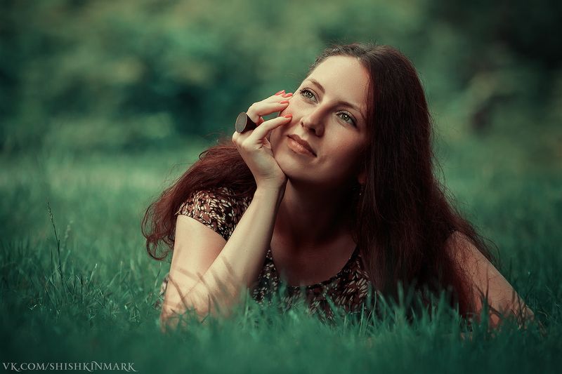 красота, девушка, портрет, глаза, волосы, трава Мое вдохновениеphoto preview