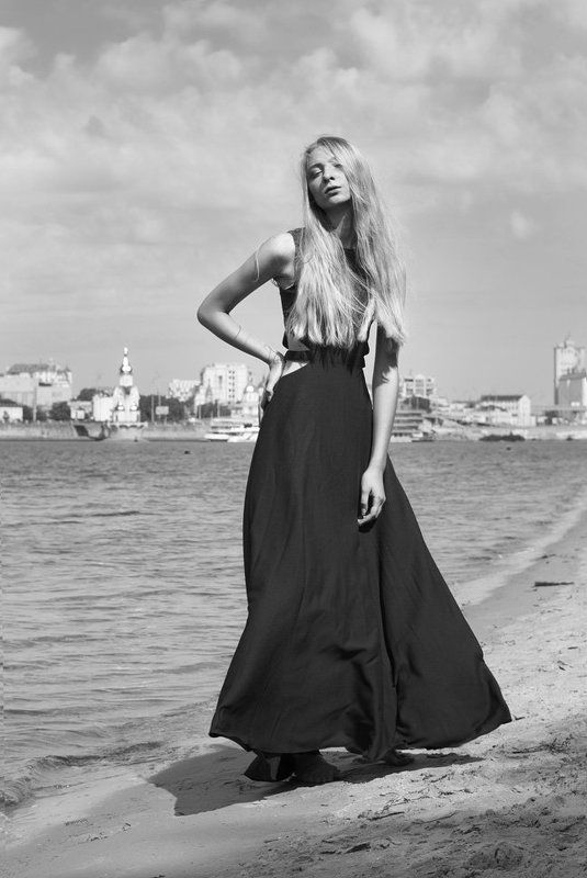 девушка, чб, черно-белый, платье, пляж BWphoto preview