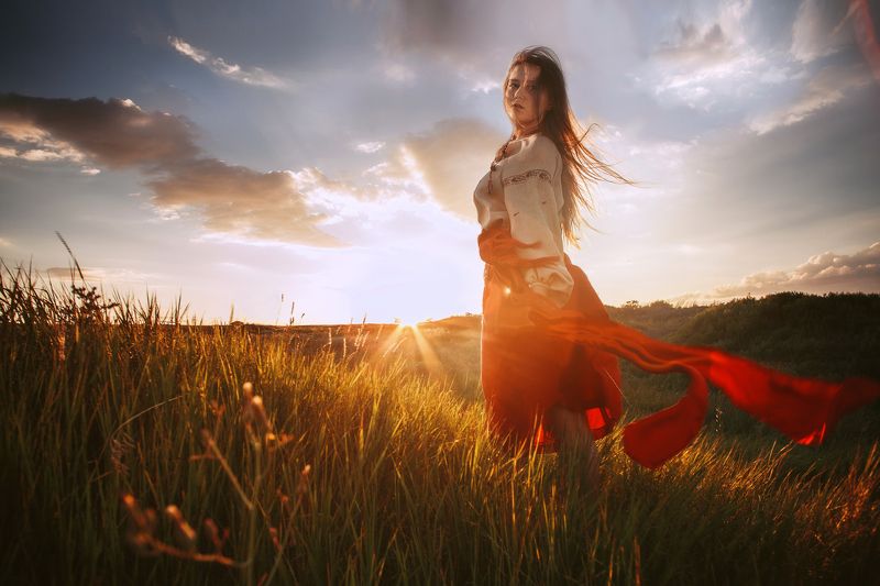 девушка,портрет,красивая,привлекательная.милая,естественная,природа,трава,зелень Славянкаphoto preview