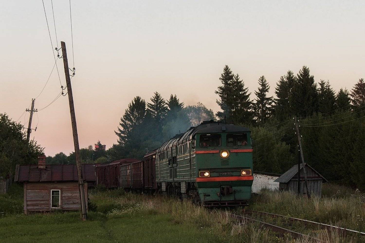 Скворцово. Автор: Денис Доронин поезд, железная дорога, скворцово, торопец, тверская область, тепловоз, 2тэ116, бологое-полоцкая, Денис Доронин