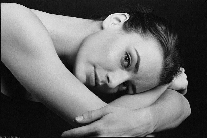 portrait bw film studio girl blackandwhite ilford hp5 T e t a t e tphoto preview