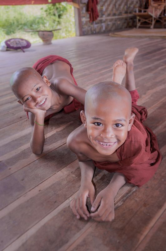 дети, монах, монастырь, портрет, мьянмар, путешествия Yang Monksphoto preview