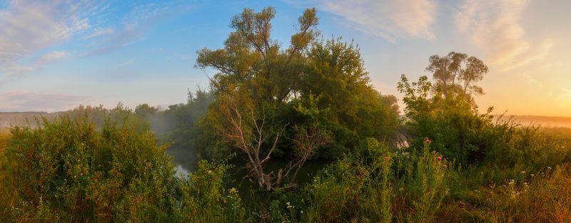 На изгибе рекиphoto preview