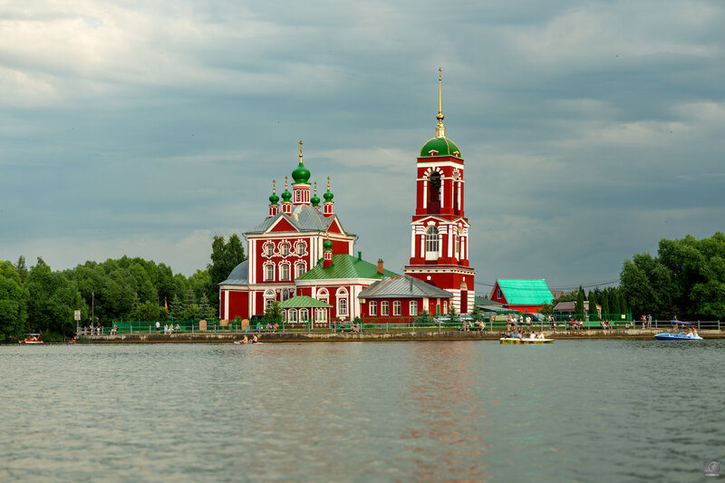 * Храм святых Сорока мучеников Севастийских *