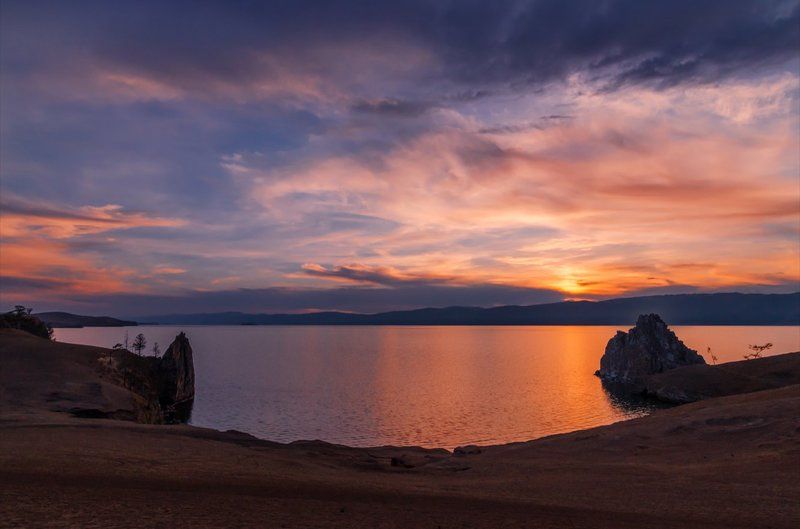 Байкал, Берег, Закат, Лето, Небо, Облака, Озеро, Ольхон, Остров, Пейзаж, Природа, Сибирь, Скала, Скалы, Шаманка Бухтаphoto preview
