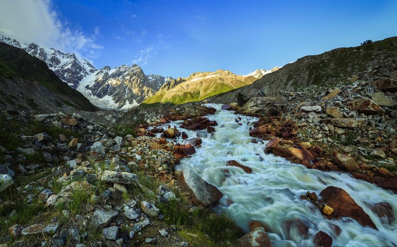 Здесь река рождаетсяphoto preview