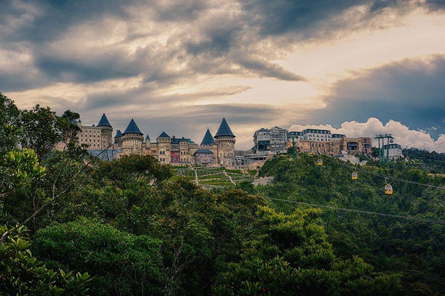 Ba Na Hills, Danang, Vietnam, Кирилл