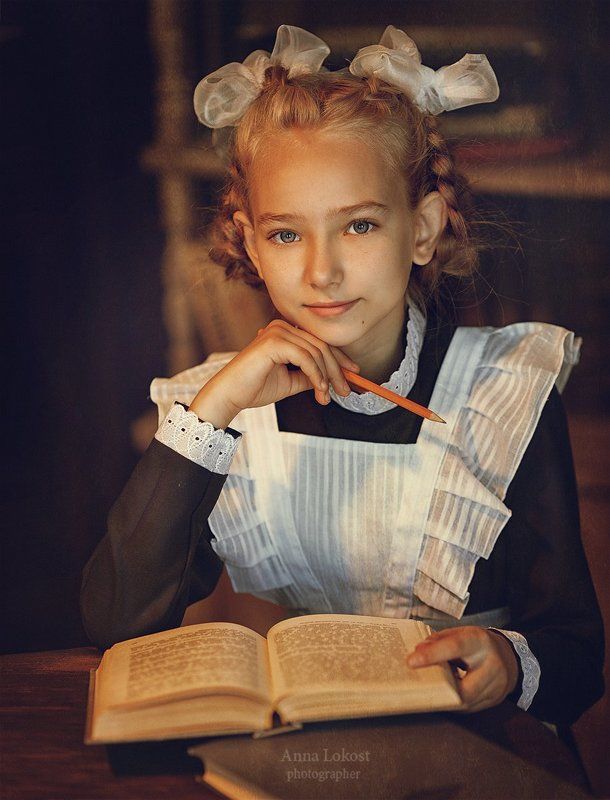 Школьница из прошлогоphoto preview