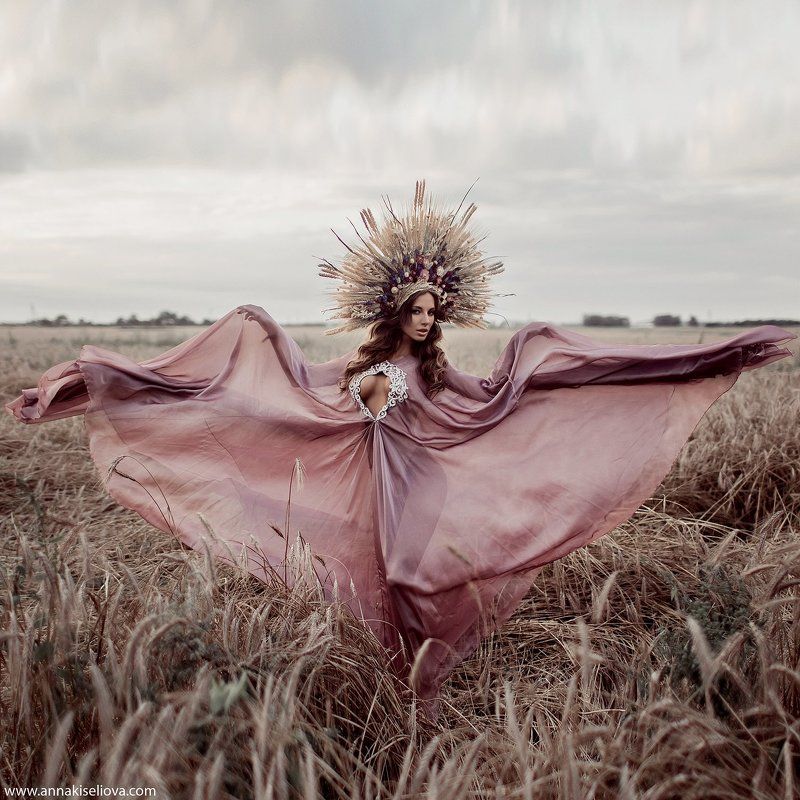 поле, пшеница, рожь, кокошник, девушка, красиво, платье, модель. лето, закат, колоски,  В поле.photo preview