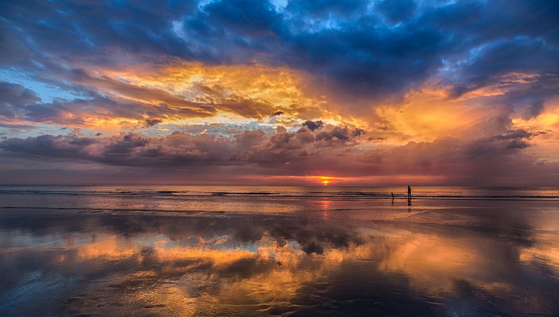 Двое. Закатphoto preview