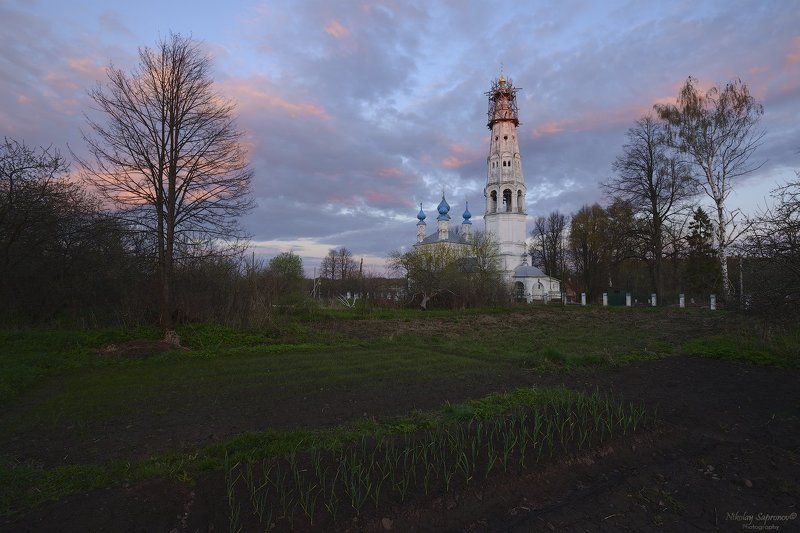 Ивановская область, Храм, Закат, Май, Весенний закат, Весна, Сельский пейзаж Майский закат над приходом Святого Леонтияphoto preview