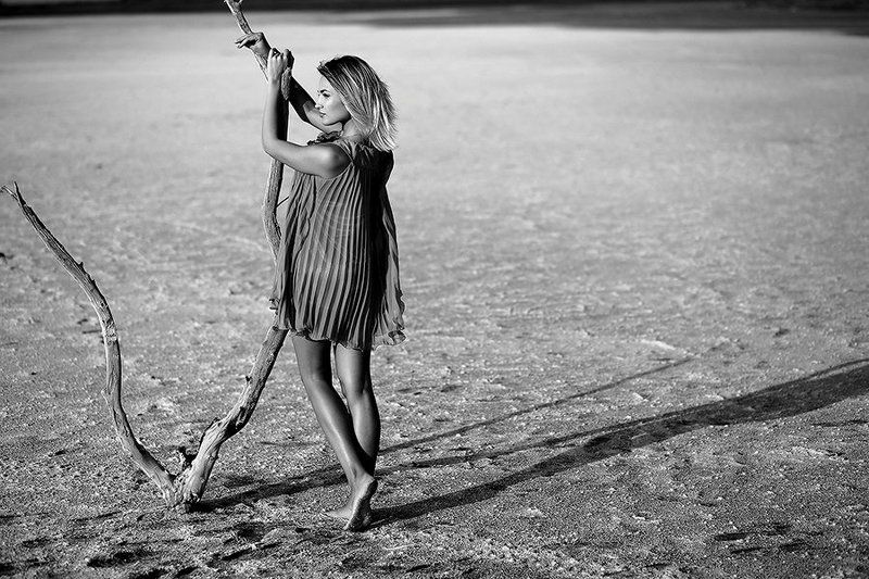 в соленой пустынеphoto preview