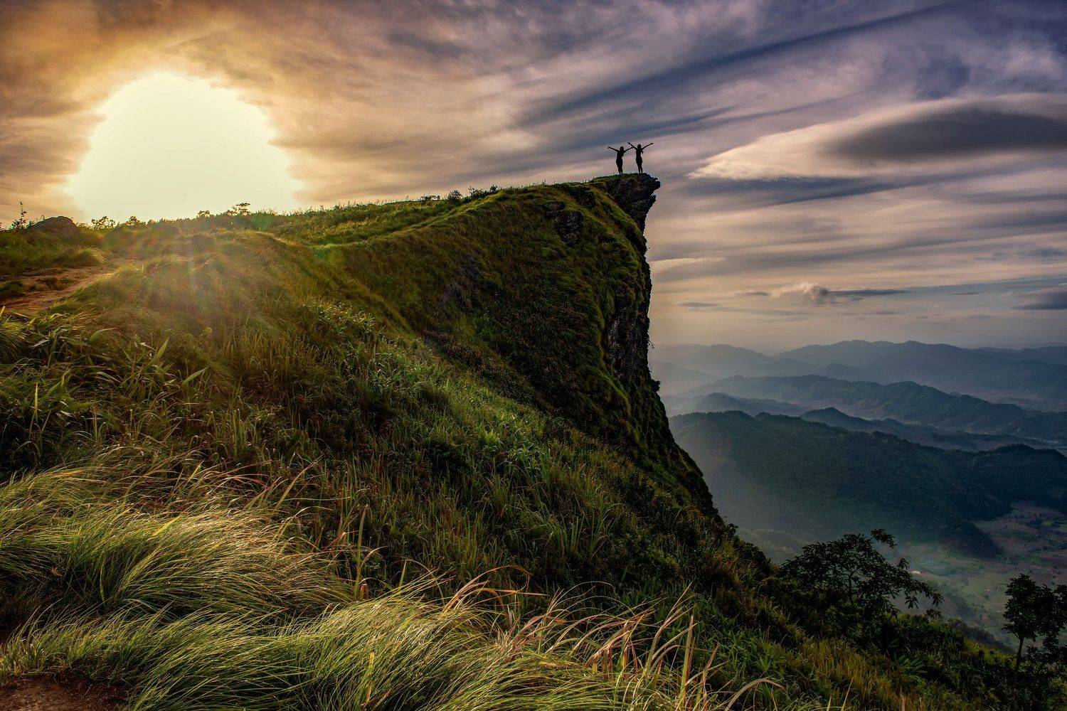 Freedoms on the peak mountain. Автор: Sasin Tipchai adult, ambitious, arm, beautiful, capped, chi, chiangrai, climb, cloud, dawn, destination, extreme, fa, fah, freedom, girl, goal, hand, health, high, hiking, hill, joy, joyful, landscape, morning, mountain, nature, open, outdoor, phu, phuchifa, rai, rock,, Sasin Tipchai