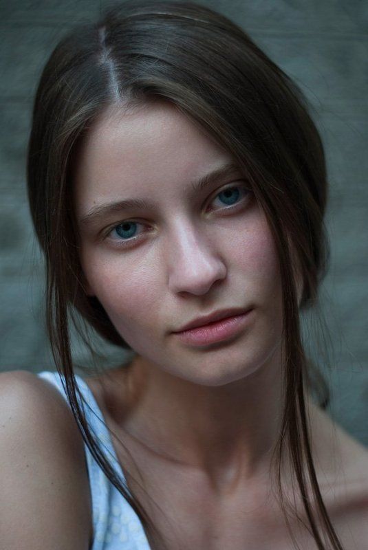 портрет, девушка, голубые глаза Катяphoto preview