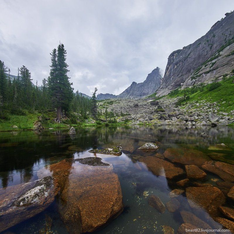 Ергаки оз. Таежный глазphoto preview