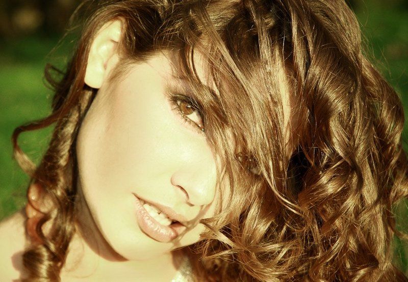 ангел, красивая, молодая, девушка, природа, шатенка, трава. зелень,  гламур, севастополь, крым Кареглазаяphoto preview