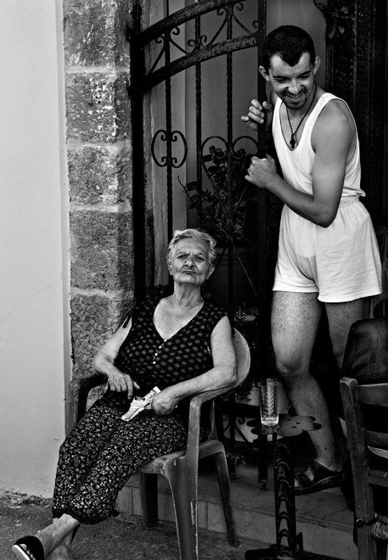 серьезный портрет с несерьезным внукомphoto preview