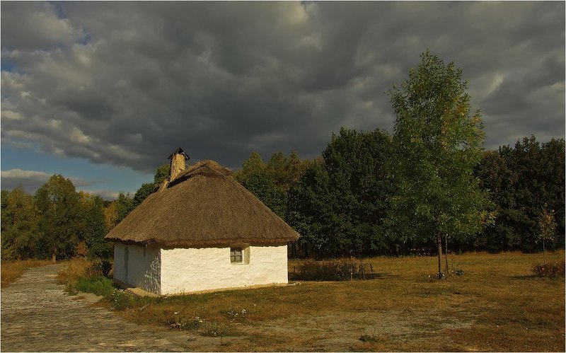 Избушка на опушкеphoto preview