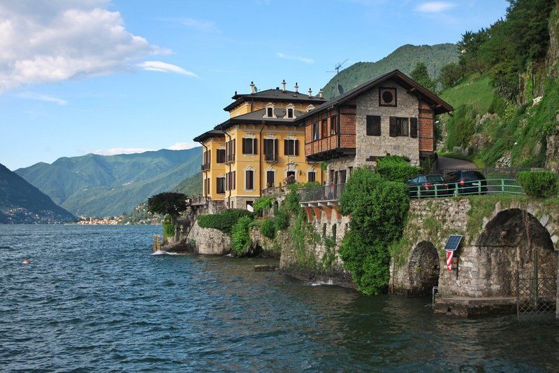 с видом на озероphoto preview