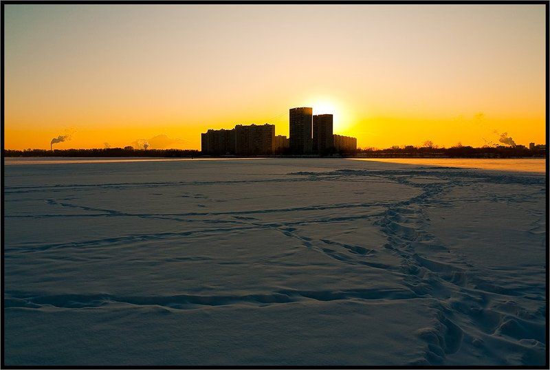 Обитаемый островphoto preview