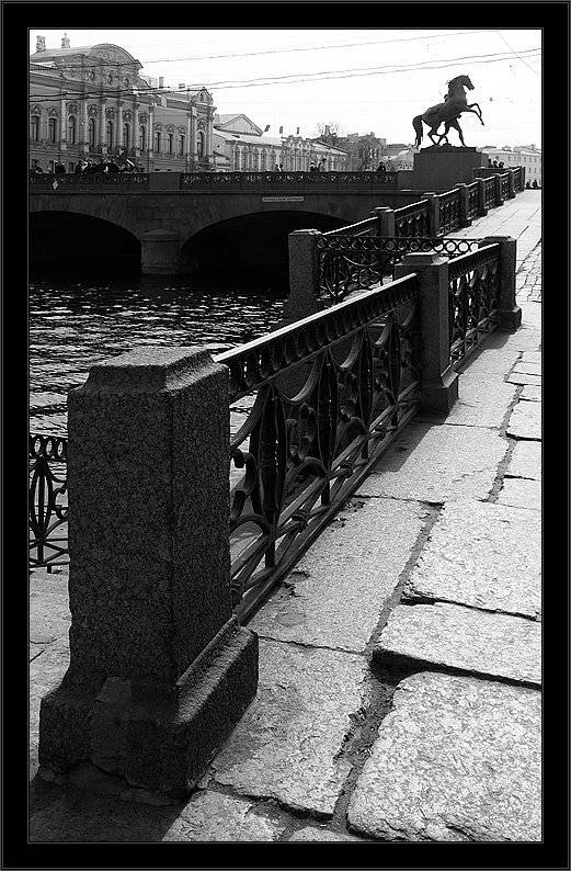 Черная молния. Автор: Kirill Shapovalov петербург, центр, фонтанка, аничков, чб, Kirill Shapovalov