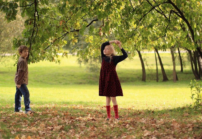 дети Одна осенняя прогулкаphoto preview