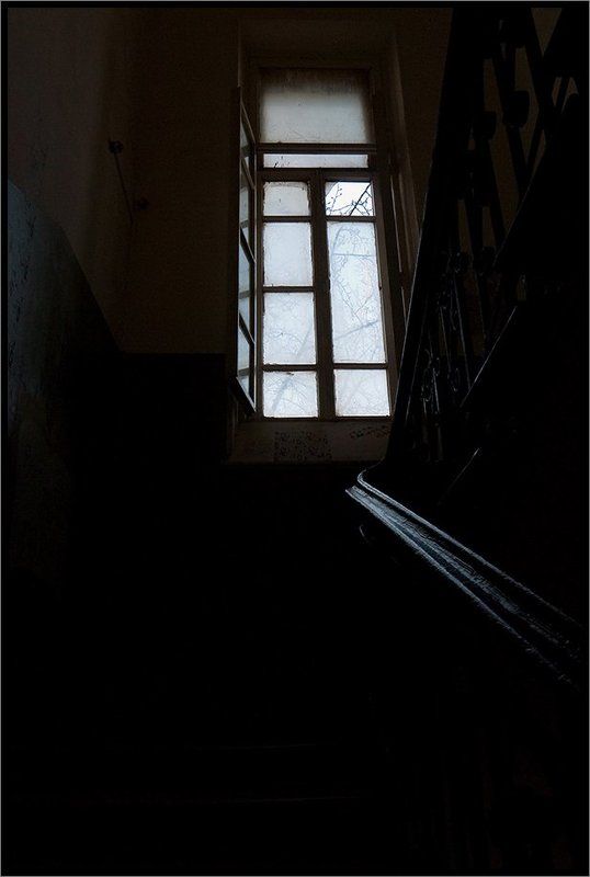 В Булгаковском подъездеphoto preview