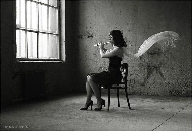 Ее мелодия звучит в тишине.. фото превью