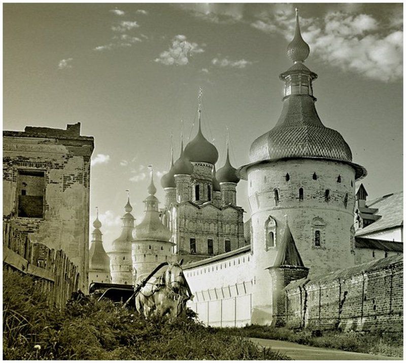 июнь, ростов, великий, вечер, русская, провинция У стен Ростовского Кремляphoto preview