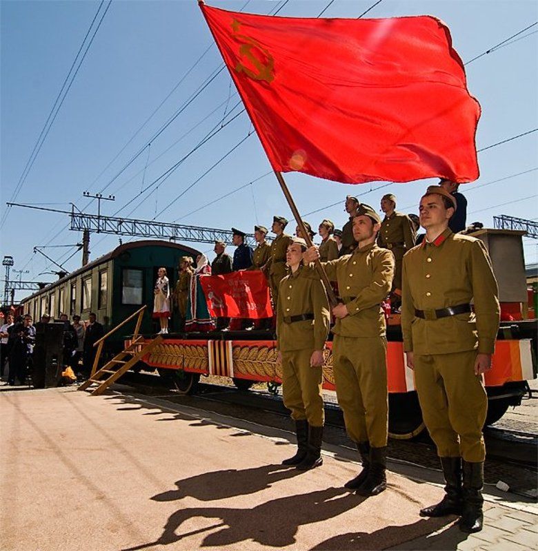 Красныеphoto preview