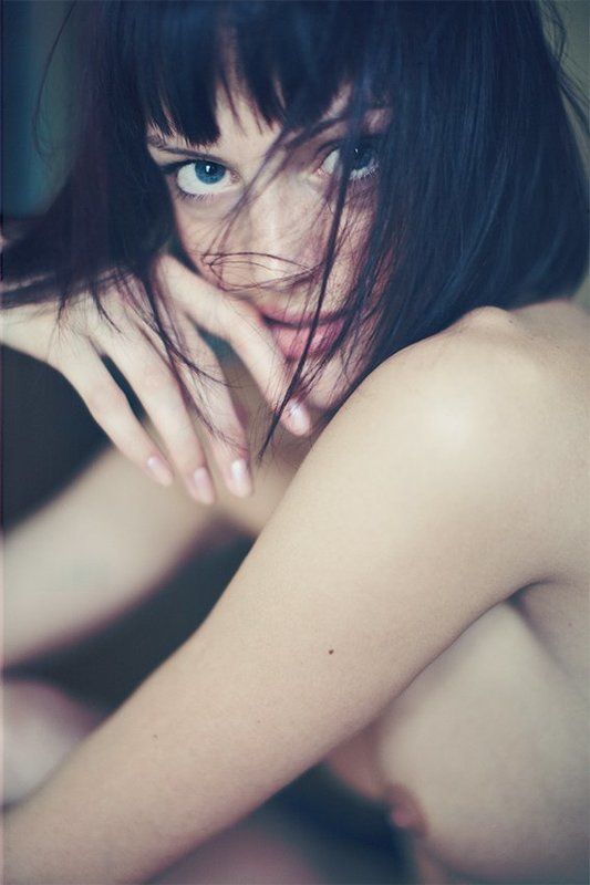 Она увидела случайно...photo preview