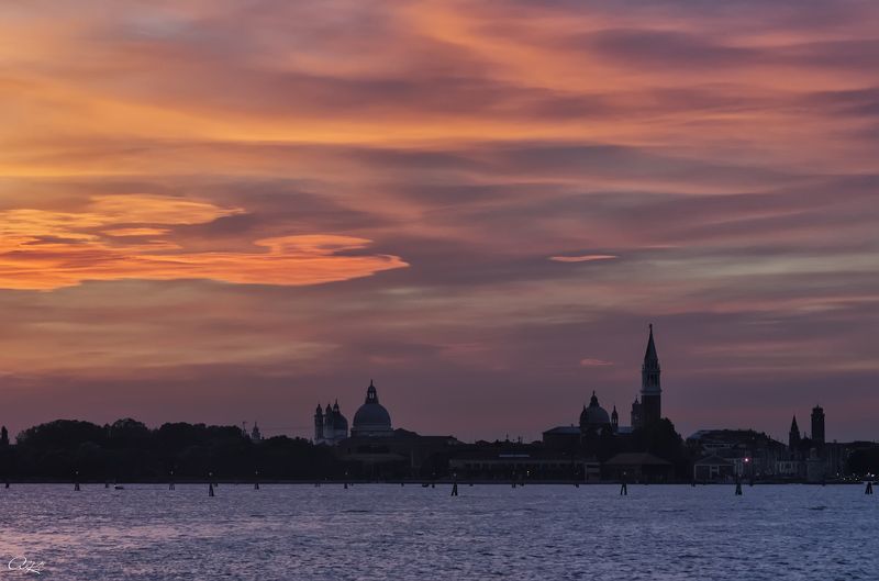 Dans Venise la rouge...photo preview