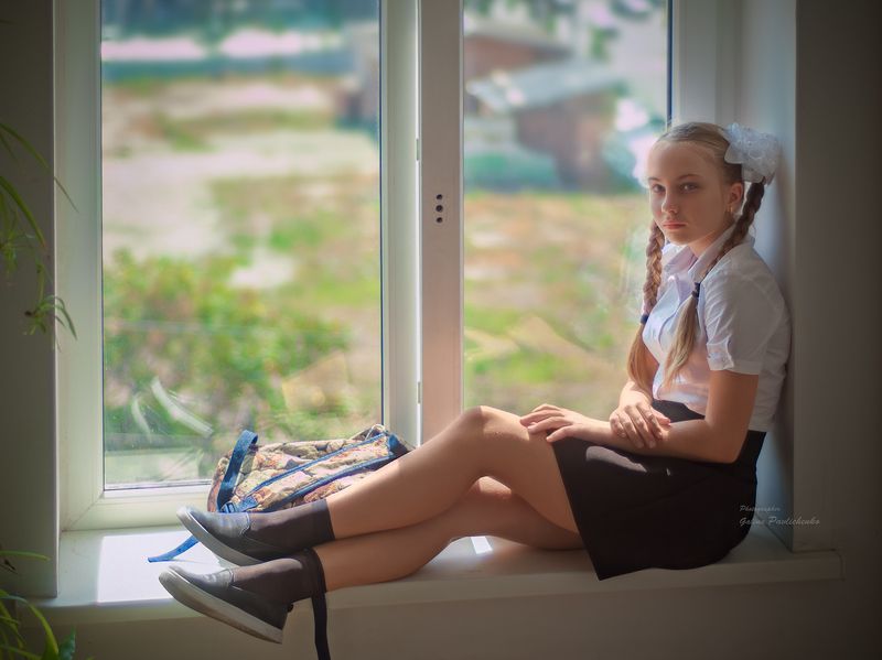 белые бантики, девочка, классики, мяч, портфель, ученица, физкультура, школа, школьная форма, школьница, школьные годы Школьные годы чудесныеphoto preview