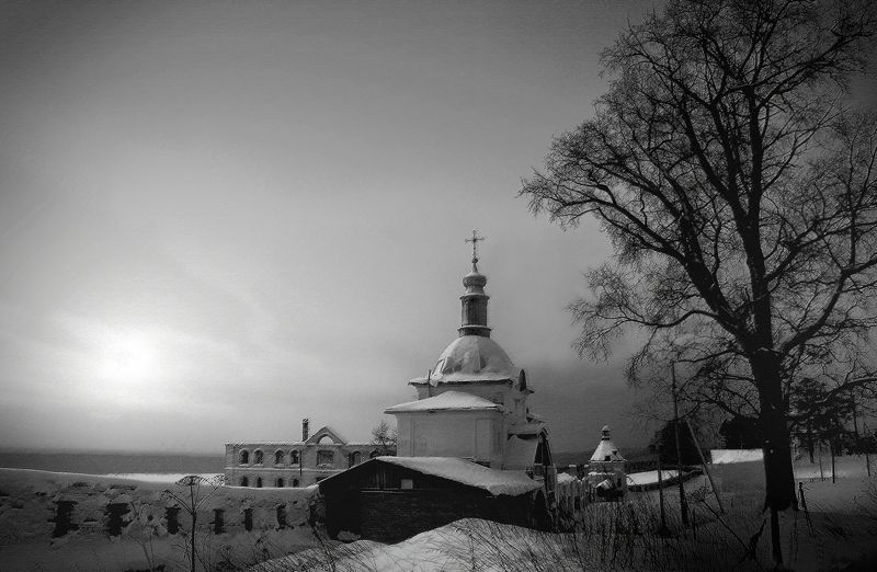 Коми Ночь в Ульяновском монастыре.photo preview